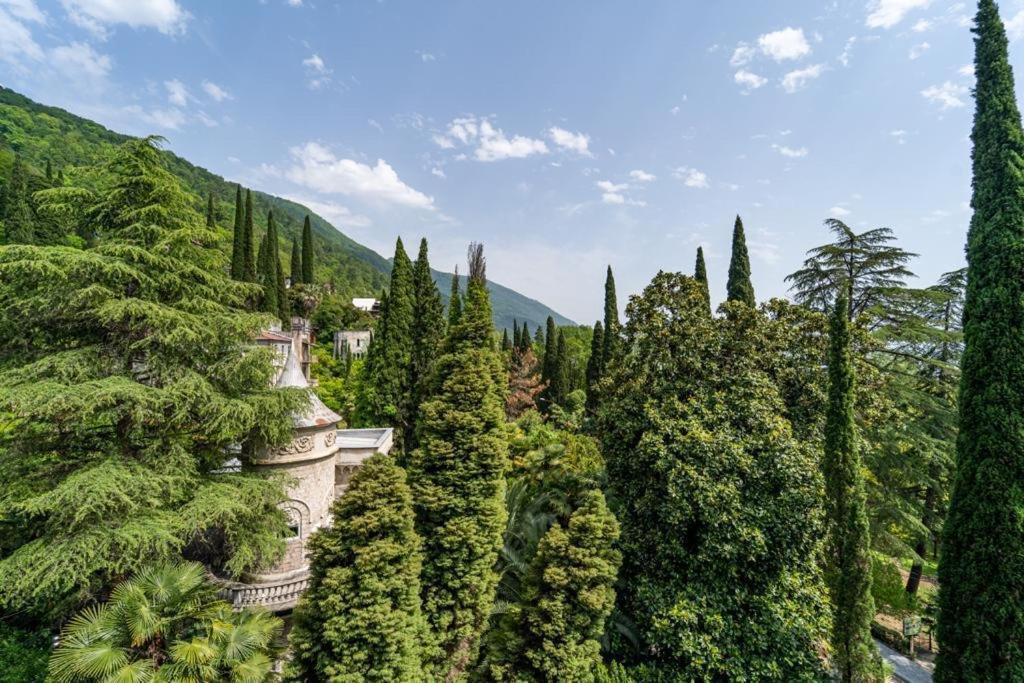Gagra Hotel Printsevskii Zamok Buitenkant foto